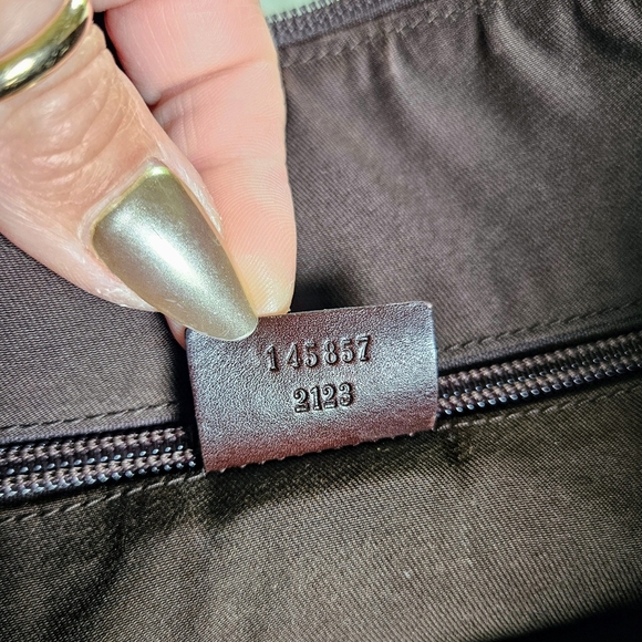 Gucci vintage perforated crossbody bag - Picture 13 of 15